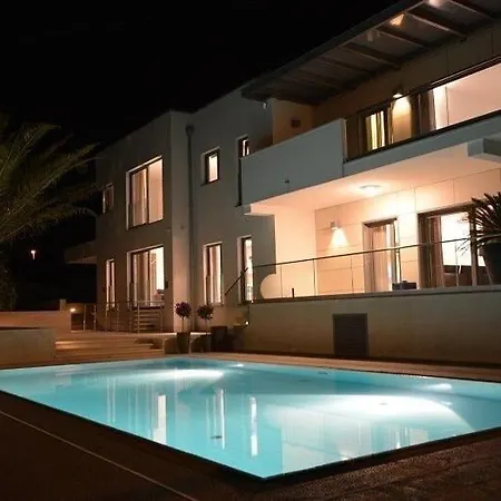Apartmán Valsavia-apartment Monsena With Pool And Rovinj